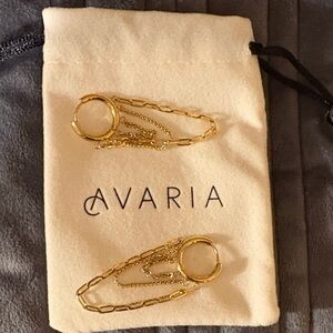 Avaria chain loop earring NWOT